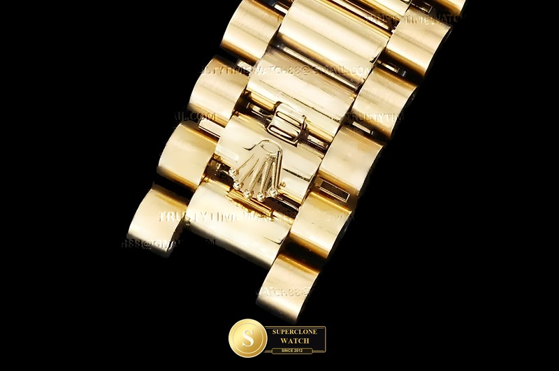 Rolex Ref. RDD0338B KF - On-Wrist Presence & Case Thickness View (Photo 11 of 31)