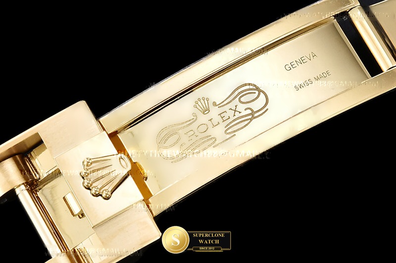 Rolex Ref. 126718GRNR EWE - On-Wrist Presence & Case Thickness View (Photo 15 of 34)