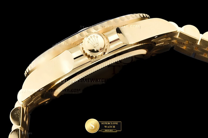 Rolex Ref. 126718GRNR EWE - On-Wrist Presence & Case Thickness View (Photo 17 of 34)