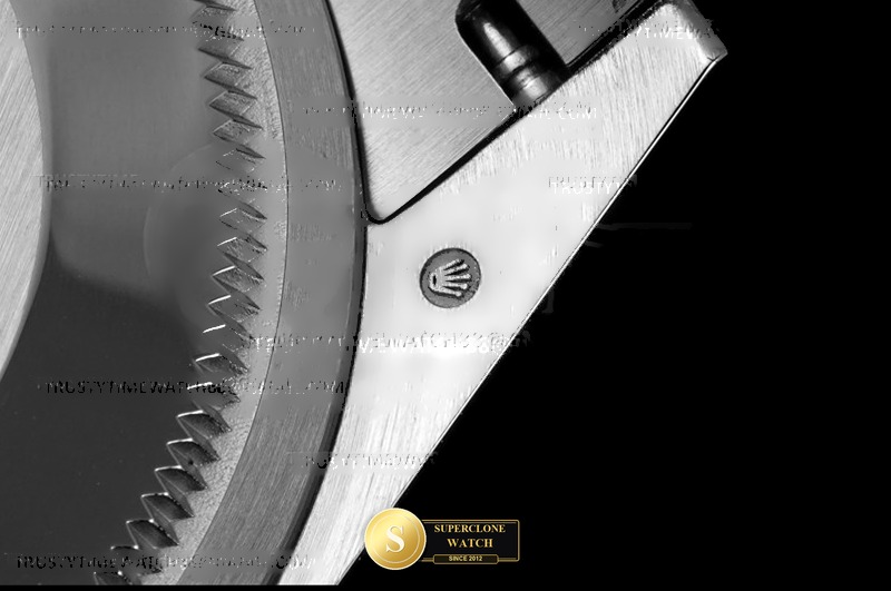 Rolex Ref. RDD0353B KF - On-Wrist Presence & Case Thickness View (Photo 19 of 38)