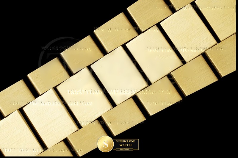 Rolex Ref. RDD0355E KF - On-Wrist Presence & Case Thickness View (Photo 35 of 38)