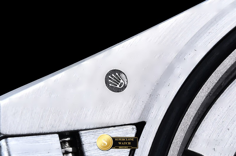 Rolex Ref. RDD0356B GMF - On-Wrist Presence & Case Thickness View (Photo 23 of 26)