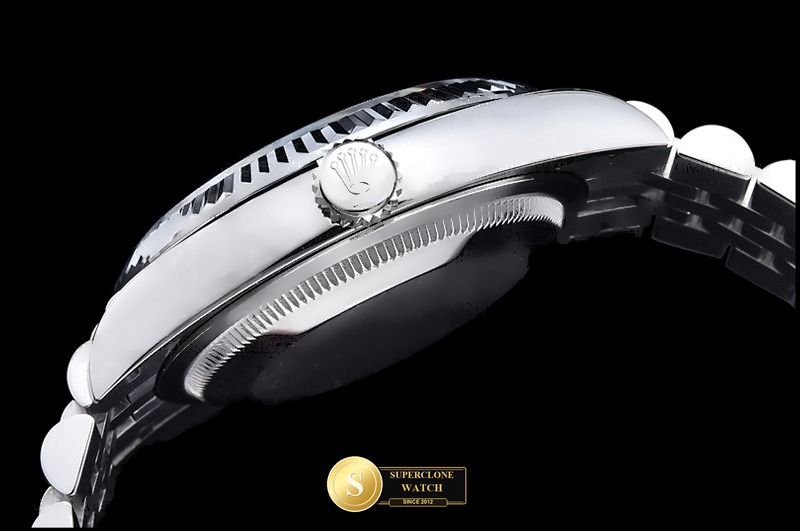 Rolex Ref. RDJ0467K JQF - On-Wrist Presence & Case Thickness View (Photo 15 of 28)