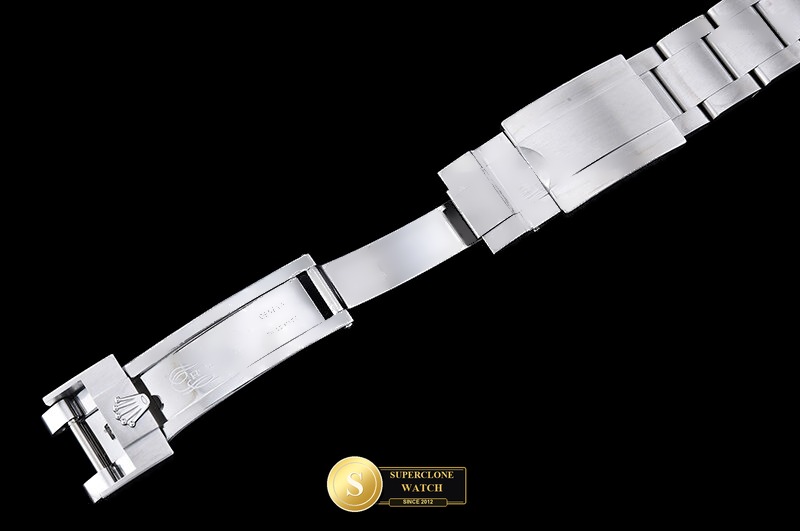 Rolex Ref. ROLDYT0656A GETF - On-Wrist Presence & Case Thickness View (Photo 15 of 24)