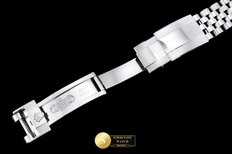 Rolex Ref. ROLGMT0350A ARF - On-Wrist Presence & Case Thickness View (Photo 15 of 31)