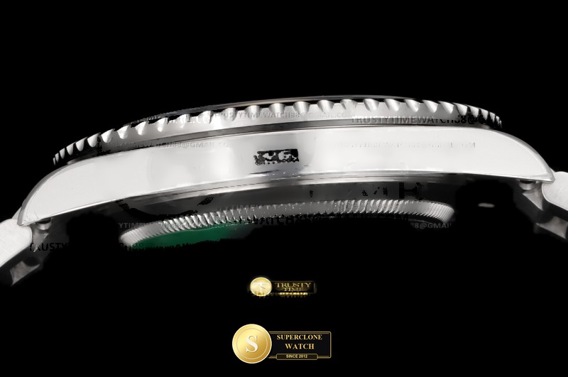 Rolex Ref. ROLSUB0502A TM - On-Wrist Presence & Case Thickness View (Photo 7 of 9)