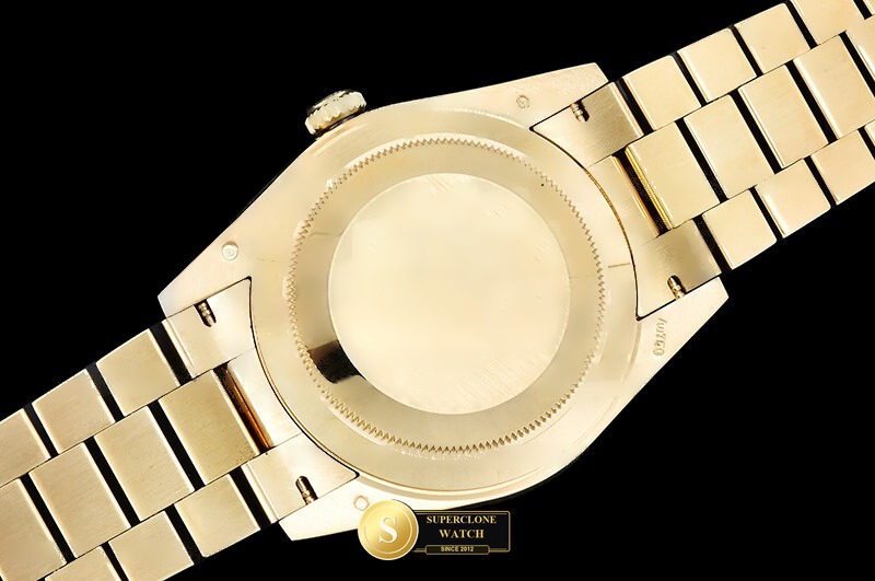 Rolex Ref. RDD0361D TM - On-Wrist Presence & Case Thickness View (Photo 17 of 31)