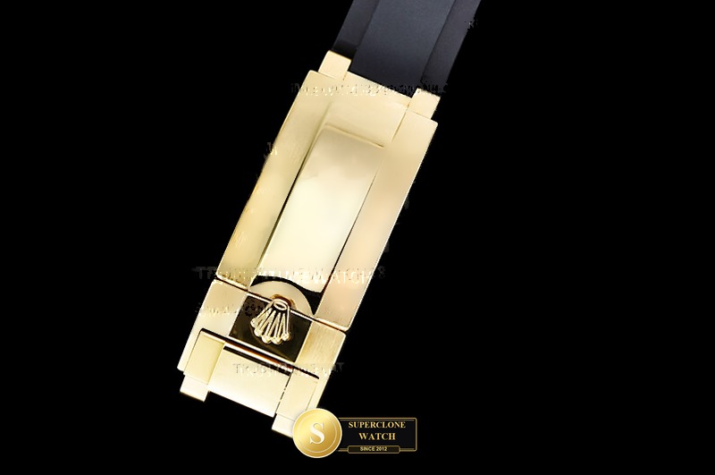 Rolex Ref. 126518LN RCF - On-Wrist Presence & Case Thickness View (Photo 11 of 34)