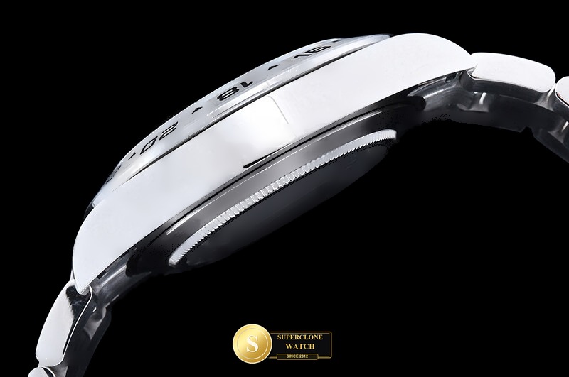 Rolex Ref. 226570 QF - On-Wrist Presence & Case Thickness View (Photo 17 of 29)
