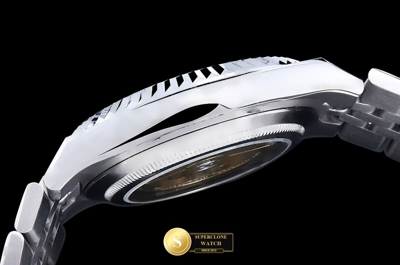 Rolex Ref. ROLLD001A GDF - Crown Guard & Dial Lume Verification (Photo 16 of 23)