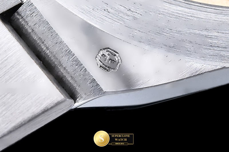 Rolex Ref. ROLLD002B NN - On-Wrist Presence & Case Thickness View (Photo 25 of 28)