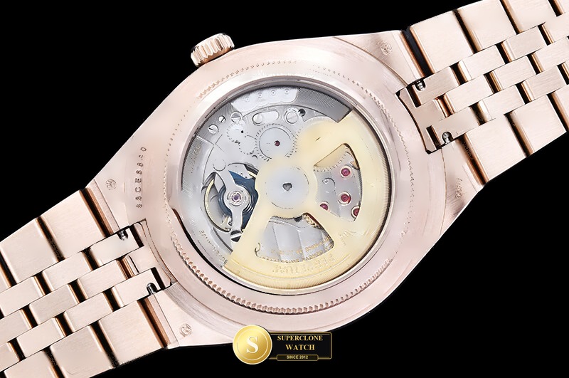 Rolex Ref. ROLLD003B NN - On-Wrist Presence & Case Thickness View (Photo 13 of 28)