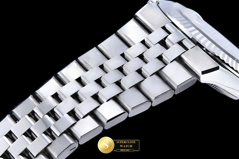 Rolex Ref. ROLLD004A YY - Crown Guard & Dial Lume Verification (Photo 12 of 29)
