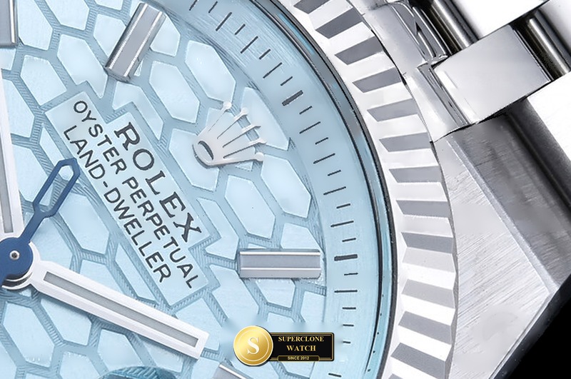 Rolex Ref. ROLLD004B YY - Lateral Bezel & Sapphire Crystal Profile (Photo 6 of 29)