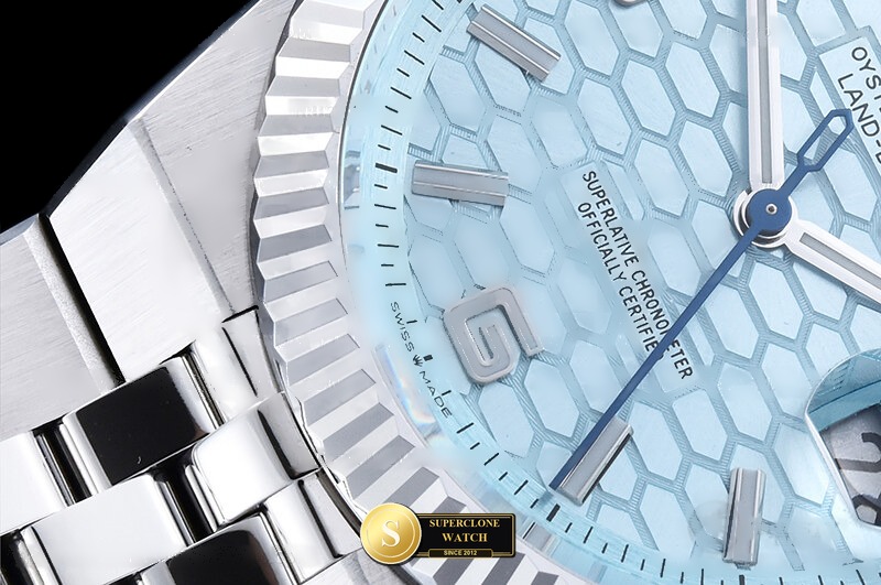 Rolex Ref. ROLLD004B YY - On-Wrist Presence & Case Thickness View (Photo 7 of 29)