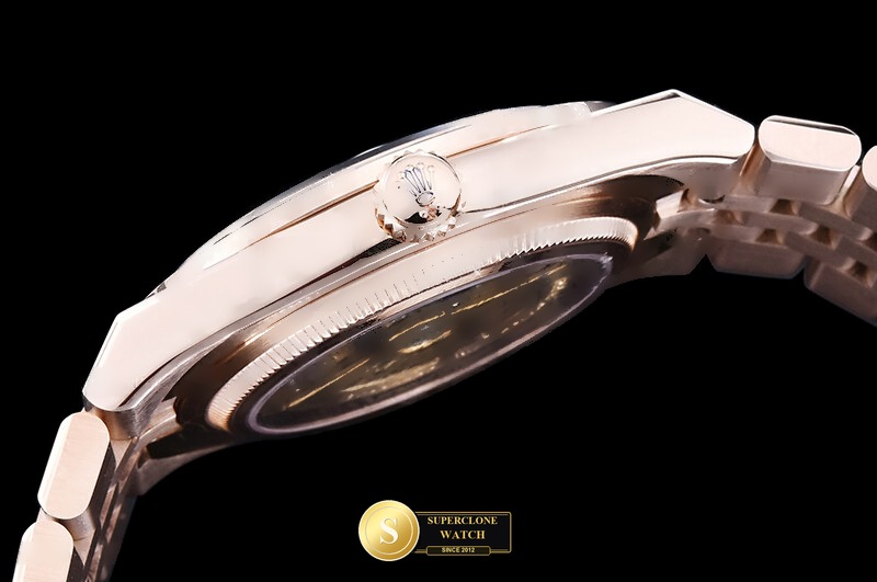 Rolex Ref. ROLLD005B YY - On-Wrist Presence & Case Thickness View (Photo 11 of 29)