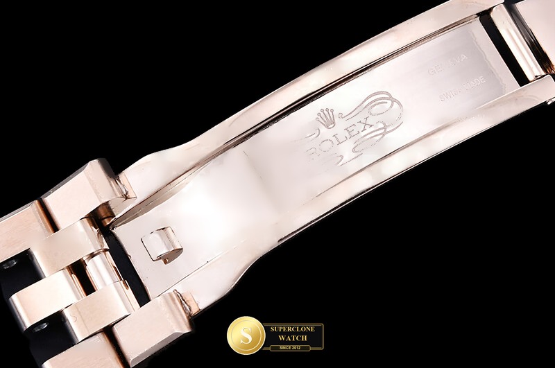 Rolex Ref. ROLLD005B YY - On-Wrist Presence & Case Thickness View (Photo 15 of 29)