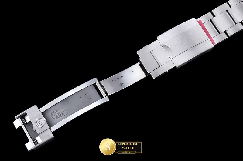 Rolex Ref. 226627 CLEAN PLUS - On-Wrist Presence & Case Thickness View (Photo 13 of 33)