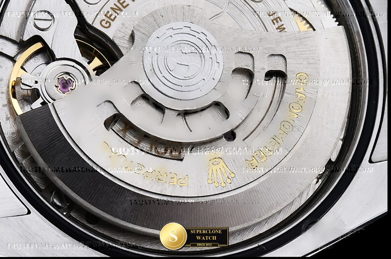 Rolex Ref. 126000 EWE - On-Wrist Presence & Case Thickness View (Photo 21 of 27)