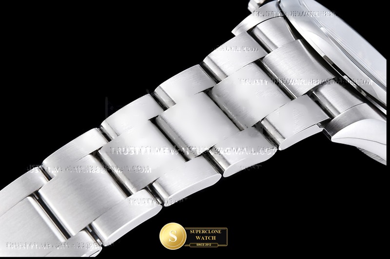 Rolex Ref. 126000 EWE - Exhibition Caseback & Cloned Calibre Movement (Photo 4 of 27)