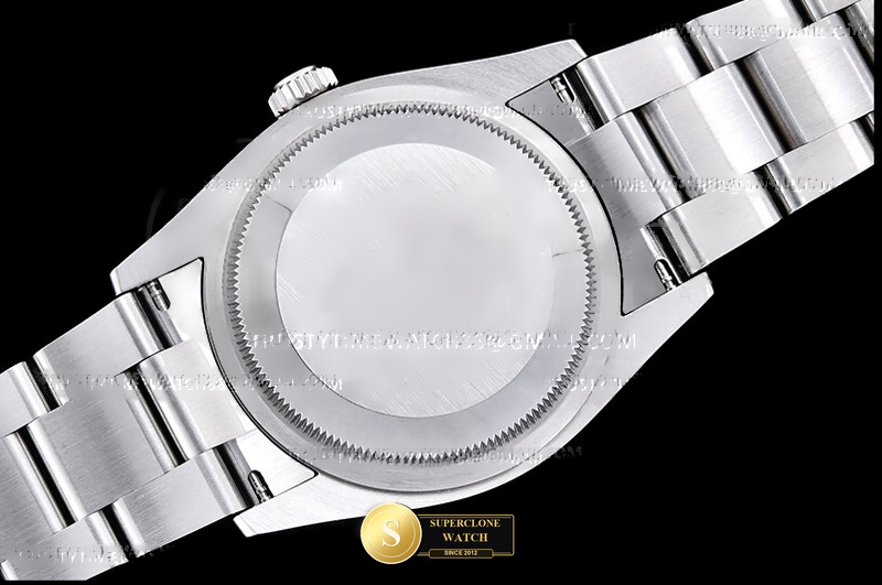 Rolex Ref. 126000 EWE - On-Wrist Presence & Case Thickness View (Photo 17 of 27)