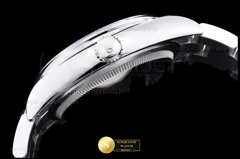 Rolex Ref. 126000 EWE - On-Wrist Presence & Case Thickness View (Photo 15 of 27)