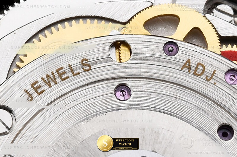 Rolex Ref. 126000 EWE - On-Wrist Presence & Case Thickness View (Photo 23 of 27)