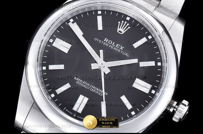 Rolex Ref. ROYP045E EWE - Lateral Bezel & Sapphire Crystal Profile (Photo 6 of 28)