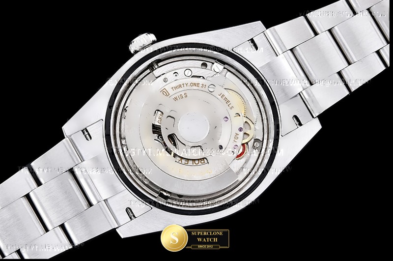 Rolex Ref. ROYP045E EWE - On-Wrist Presence & Case Thickness View (Photo 19 of 28)