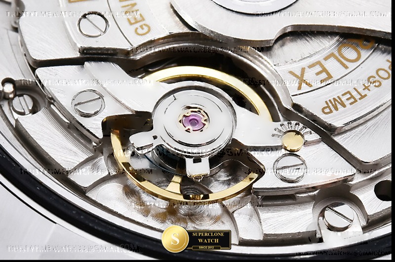 Rolex Ref. ROYP045E EWE - On-Wrist Presence & Case Thickness View (Photo 25 of 28)