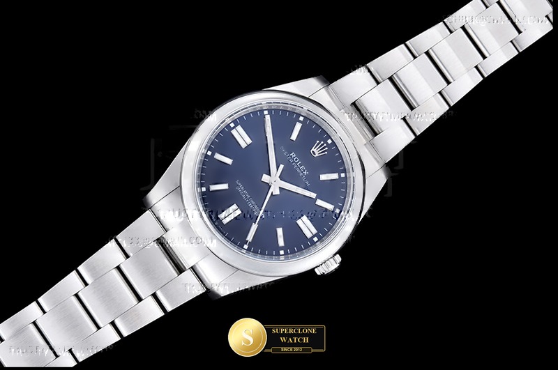 Rolex Ref. ROYP045G EWE - Lug-to-Lug & Rehaut Engraving View (Photo 5 of 28)