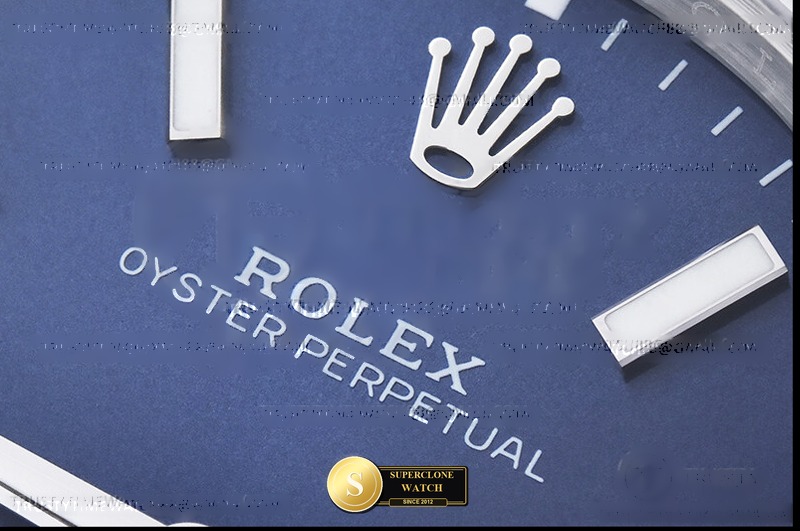 Rolex Ref. ROYP045G EWE - On-Wrist Presence & Case Thickness View (Photo 9 of 28)