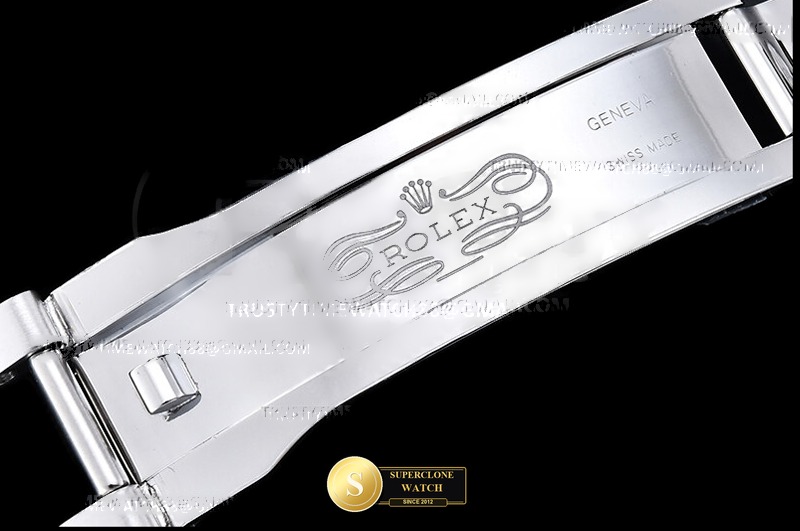 Rolex Ref. ROYP045G EWE - On-Wrist Presence & Case Thickness View (Photo 13 of 28)