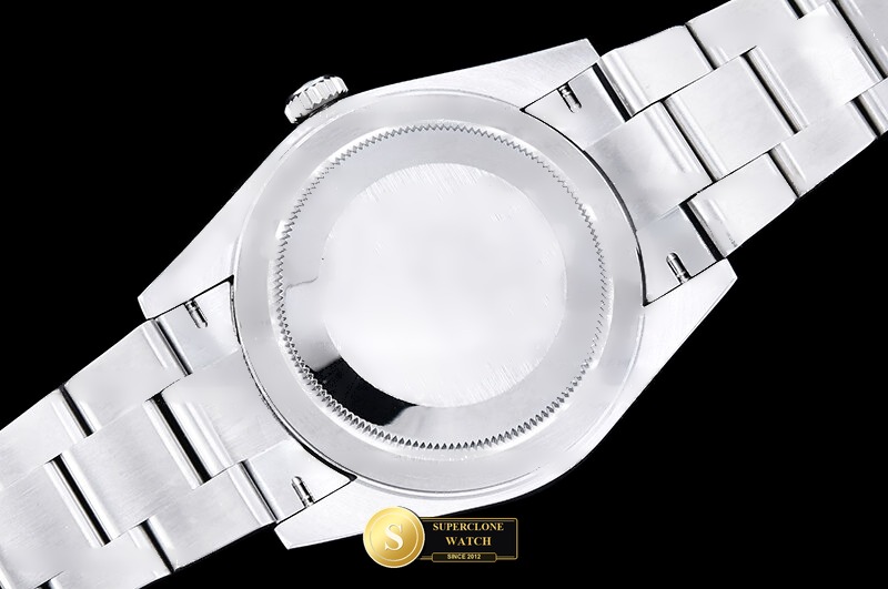 Rolex Ref. ROYP047B BPF - On-Wrist Presence & Case Thickness View (Photo 17 of 34)