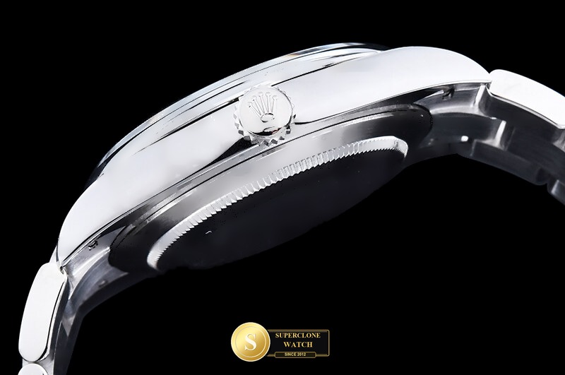 Rolex Ref. ROYP047F BPF - On-Wrist Presence & Case Thickness View (Photo 15 of 34)