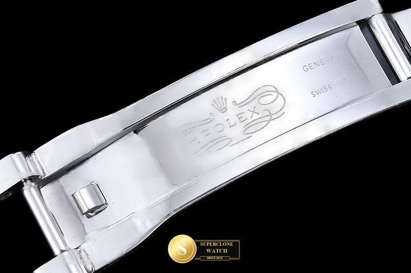 Rolex Ref. ROYP048B GMF - On-Wrist Presence & Case Thickness View (Photo 13 of 28)