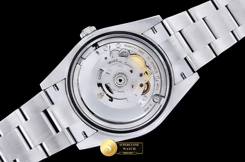 Rolex Ref. ROYP048B GMF - On-Wrist Presence & Case Thickness View (Photo 19 of 28)