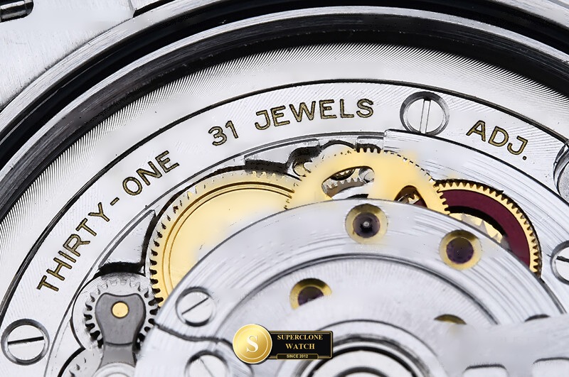 Rolex Ref. ROYP048B GMF - On-Wrist Presence & Case Thickness View (Photo 23 of 28)