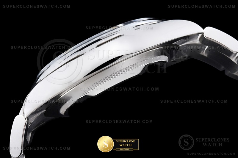 Rolex Ref. ROYP049A VSF - On-Wrist Presence & Case Thickness View (Photo 15 of 27)