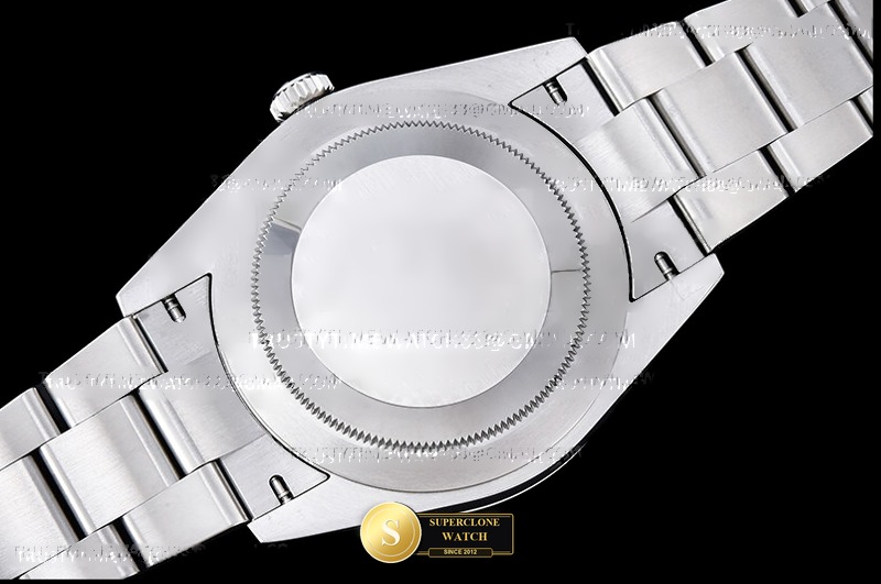 Rolex Ref. ROYP049A VSF - On-Wrist Presence & Case Thickness View (Photo 17 of 27)