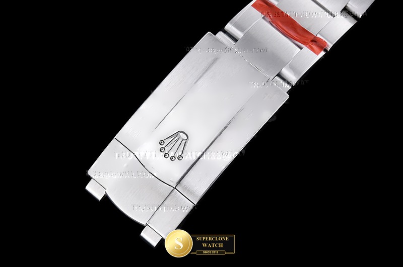 Rolex Ref. ROYP049D VSF - On-Wrist Presence & Case Thickness View (Photo 11 of 27)