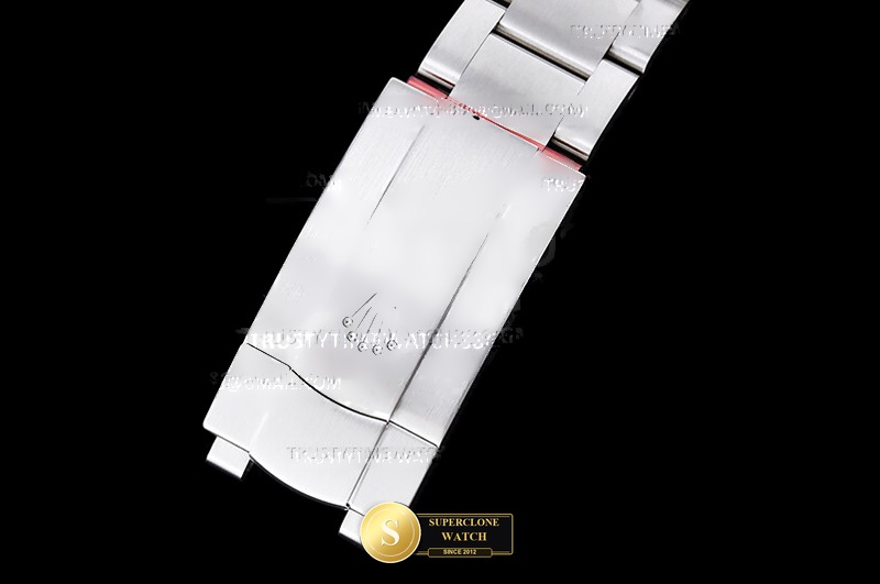 Rolex Ref. 126000 VSF - On-Wrist Presence & Case Thickness View (Photo 11 of 27)