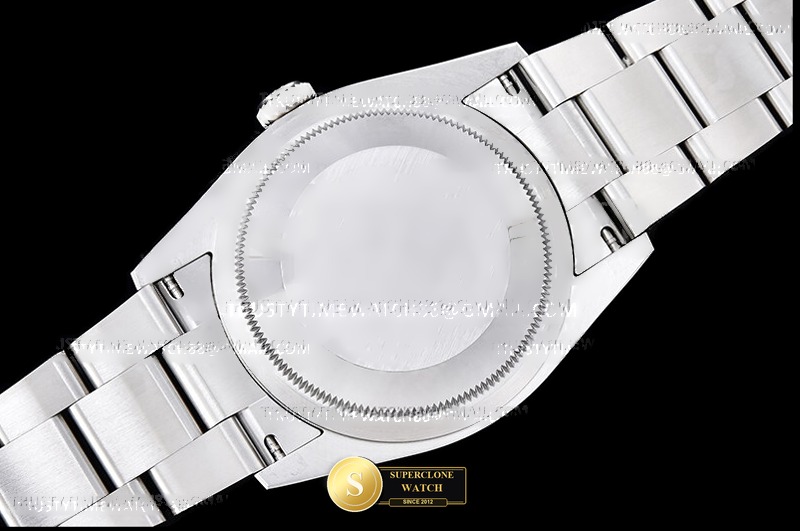 Rolex Ref. 126000 VSF - On-Wrist Presence & Case Thickness View (Photo 17 of 27)
