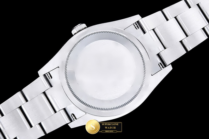 Rolex Ref. 126000 VSF - On-Wrist Presence & Case Thickness View (Photo 17 of 28)