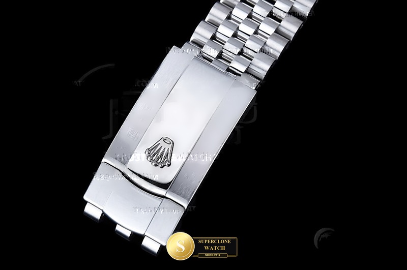 Rolex Ref. R2DJ0500A SEEK - On-Wrist Presence & Case Thickness View (Photo 13 of 28)