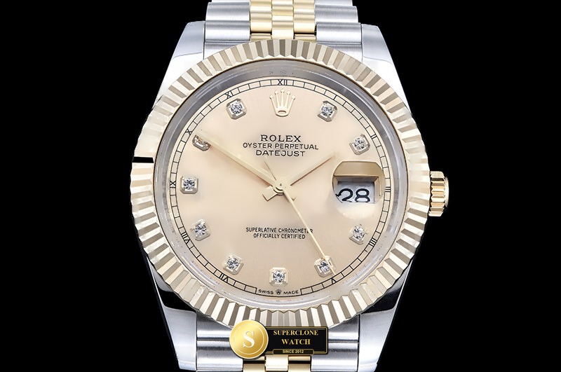 Rolex Ref. R2DJ0502F QF - Clasp & Solid 904L Bracelet Detail (Photo 3 of 28)