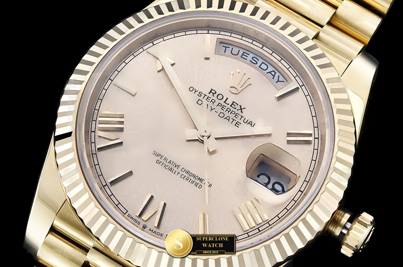 Rolex Ref. RDD0369B RCF - Lug-to-Lug & Rehaut Engraving View (Photo 5 of 32)