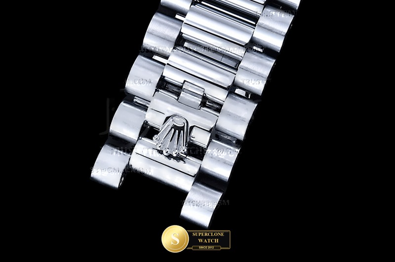 Rolex Ref. RDD0371C QF - On-Wrist Presence & Case Thickness View (Photo 11 of 34)