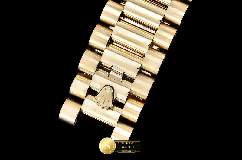 Rolex Ref. RDD0377C QF - On-Wrist Presence & Case Thickness View (Photo 13 of 31)