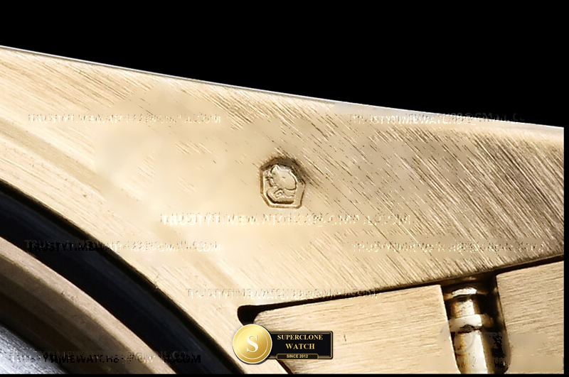 Rolex Ref. RDD0377E QF - On-Wrist Presence & Case Thickness View (Photo 23 of 30)